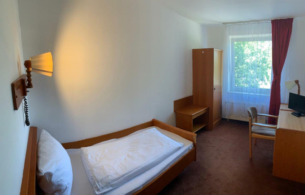 Hotel Rahlstedter Hof Hamburg Exterior photo